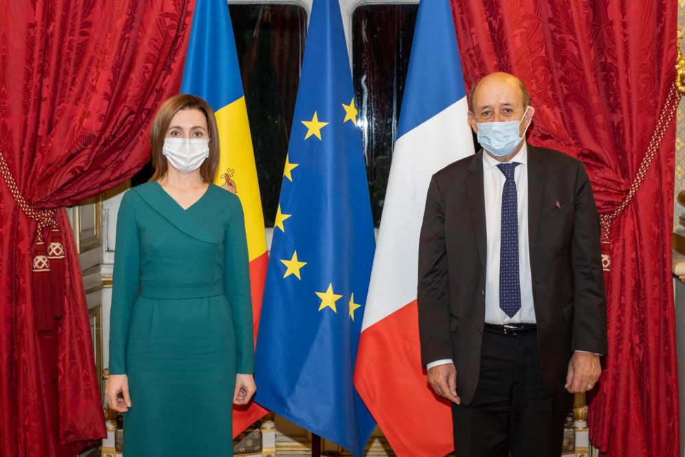 FOTO // Maia Sandu a avut o întrevedere cu Jean-Yves Le Drian, Ministrul pentru Europa și Afaceri Externe al Franței